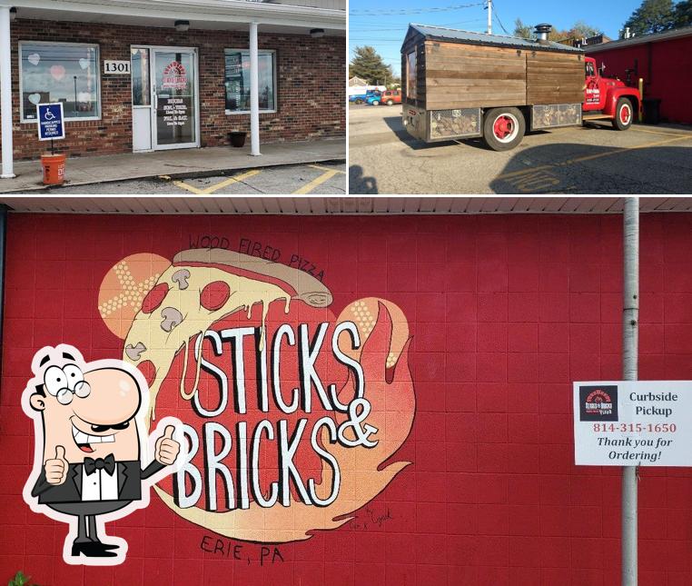 Здесь можно посмотреть фотографию пиццерии "Sticks & Bricks Wood Fired Pizza"