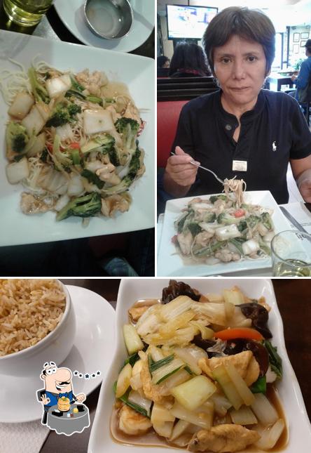 Meals at China Town