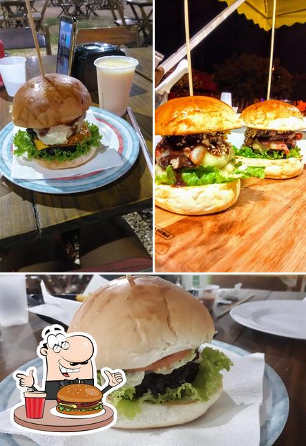 Peça um hambúrguer no Kikos Artesanal Burger