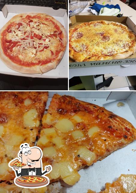 Pick pizza at Pizza Nanino Aachen
