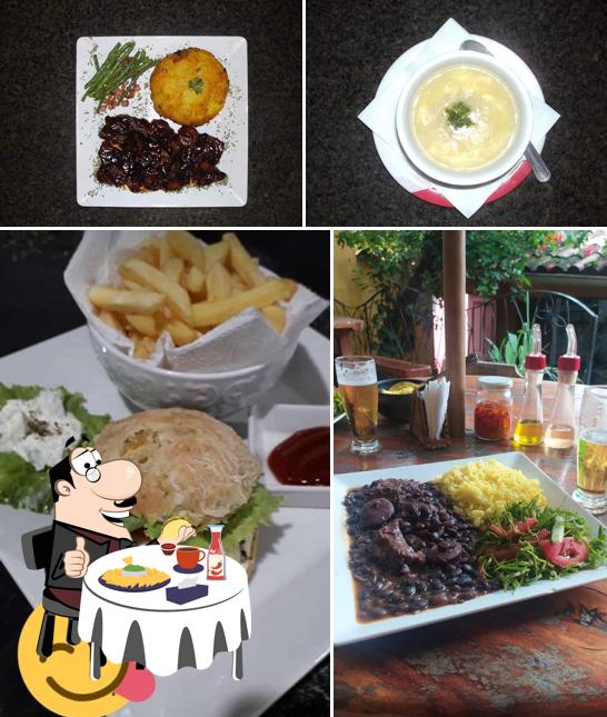 Peça um hambúrguer no Restaurante e Galeria Soleny - Arte & Culinária (Café Bacana