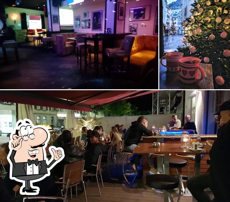 La interni e cibo del ristorante