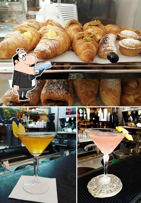 Bar Cocktail's si caratterizza per la bevanda e cibo