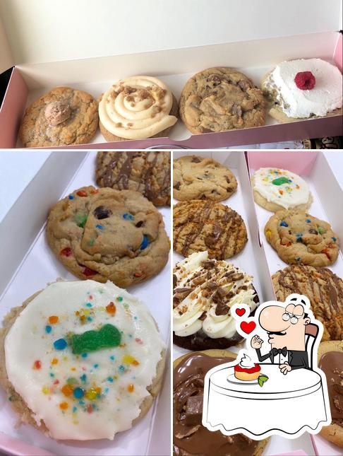 Crumbl Cookies Naperville In Naperville Restaurant Menu And Reviews