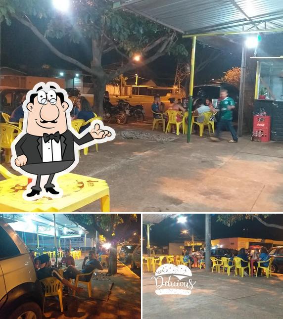 O interior do Max Lanches