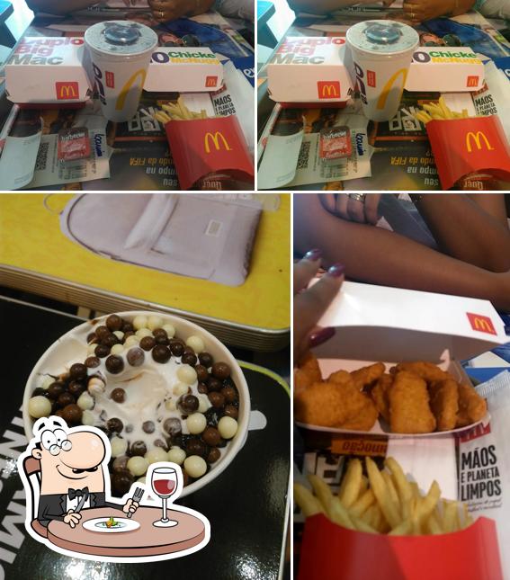 A imagem da comida e bebida no McDonald's