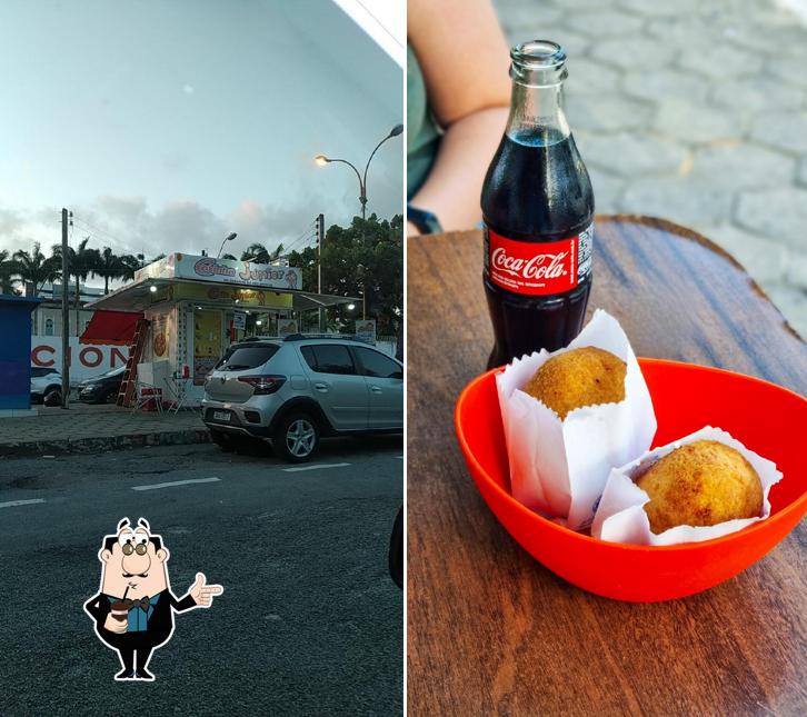 Desfrute de um drinque no Coxinha do Júnior