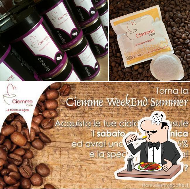 La immagine di cibo e alcol da Ciemme Caffè Srls