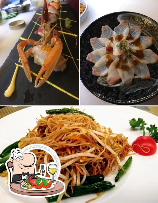 Отведайте блюда с морепродуктами в "Gomi sushi restaurant"