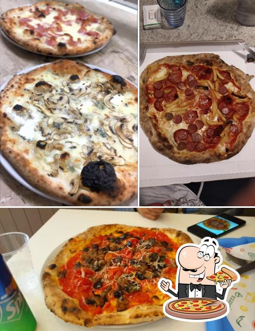 A La Piccola Capri, puoi prenderti una bella pizza