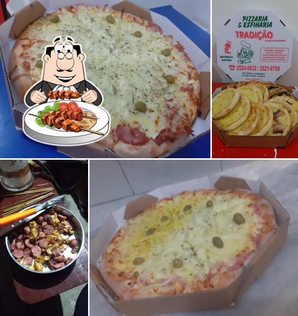 Comida em Pizzaria e Esfiharia Tradição