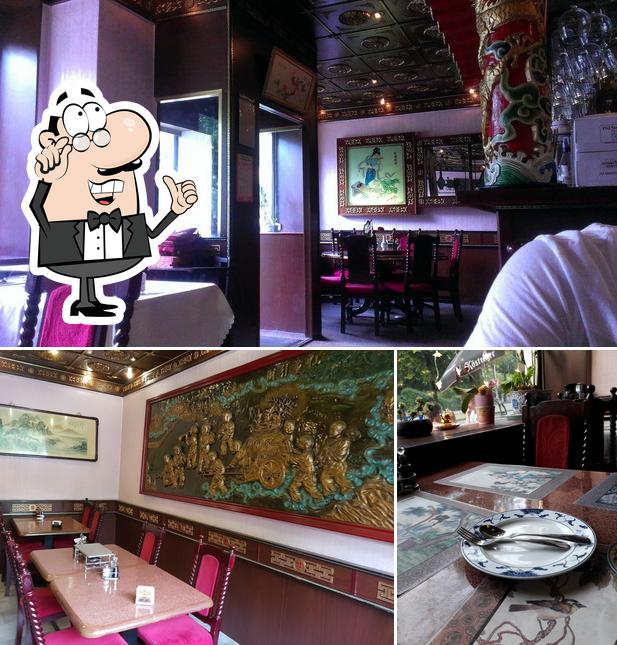 The interior of China Restaurant Jade-Haus