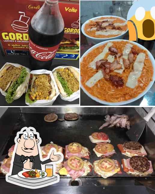 Comida em Gordim lanches e macarrao na chapa