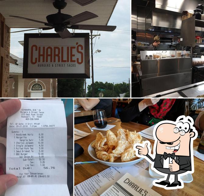 Vea esta foto de Charlie's Burgers and Street Tacos