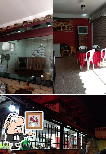 A La Bella Pizzaria se destaca pelo interior e exterior