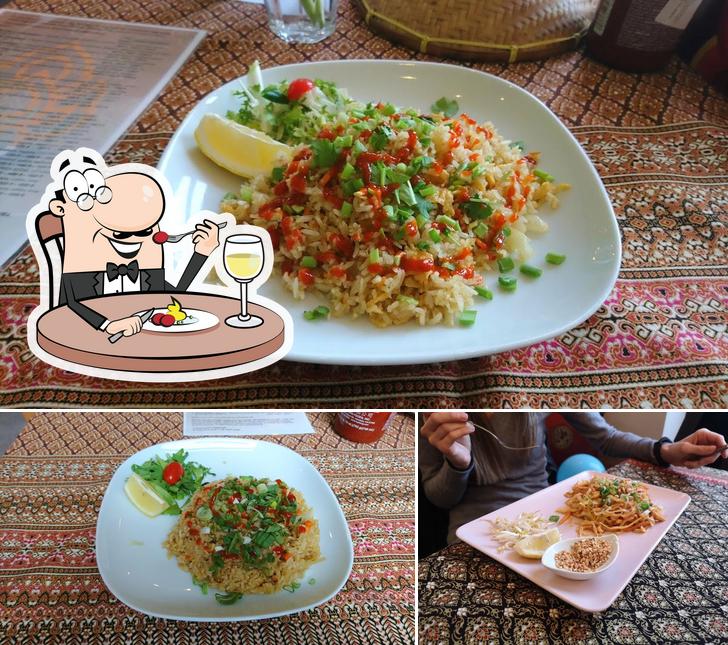 Это снимок, где изображены еда и столики в MAI TAI Thai leves és Wok bar