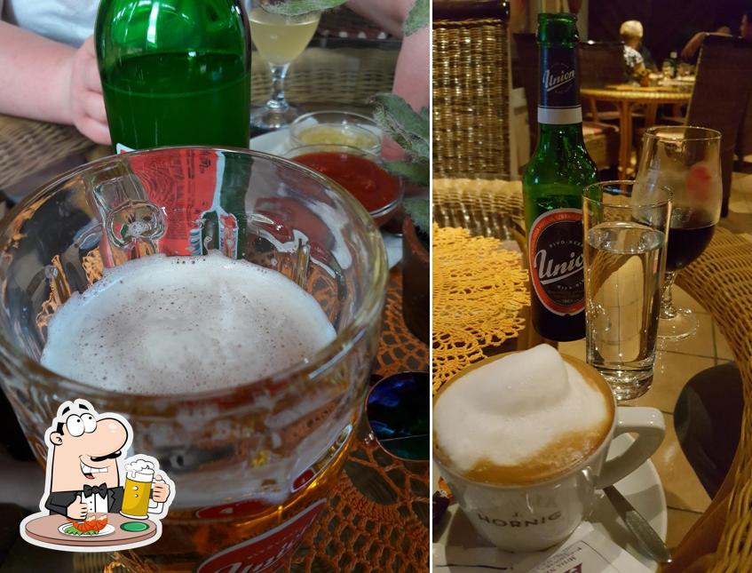 Puoi ordinare un rinfrescante bicchiere di birra chiara o scura