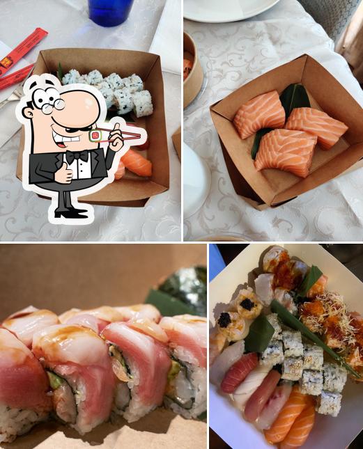 Sushi-Rollen werden von WABI Sushi Shop Treviglio angeboten