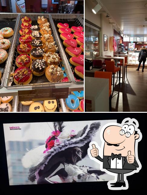 Vedi questa immagine di Dunkin' Donuts