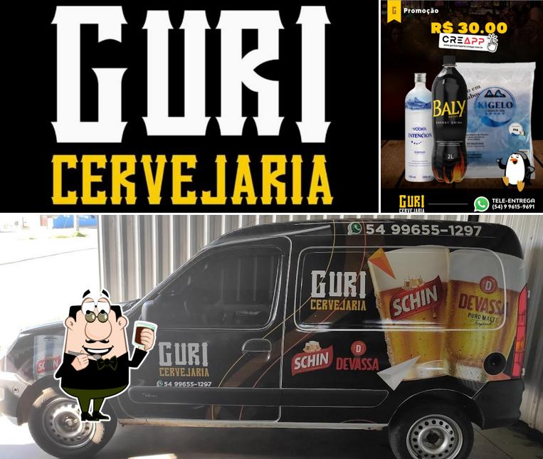 Desfrute de um drinque no Guri cervejaria