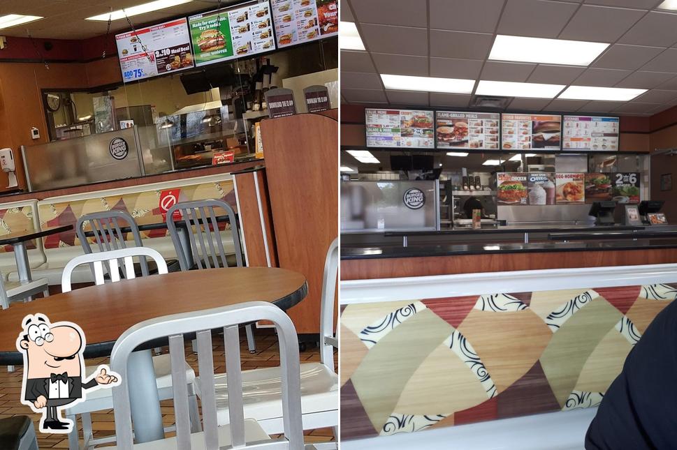Посмотрите на внутренний интерьер "Burger King"