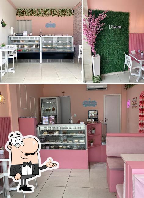 O interior do Niely Cakes -Bem Doce Doceria