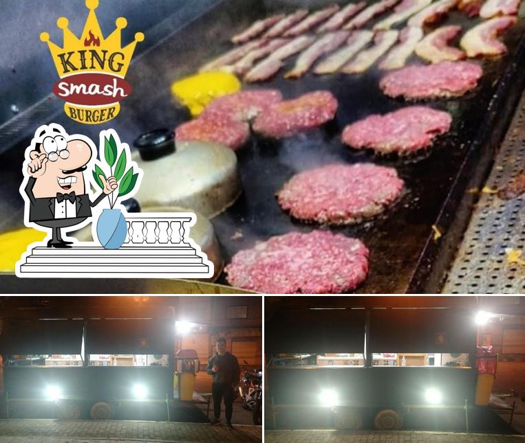 A imagem do King Smash Burger’s exterior e comida