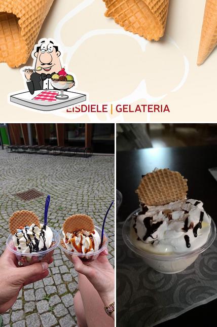 Eisdiele Gelateria Tschelatti serve un'ampia gamma di dessert