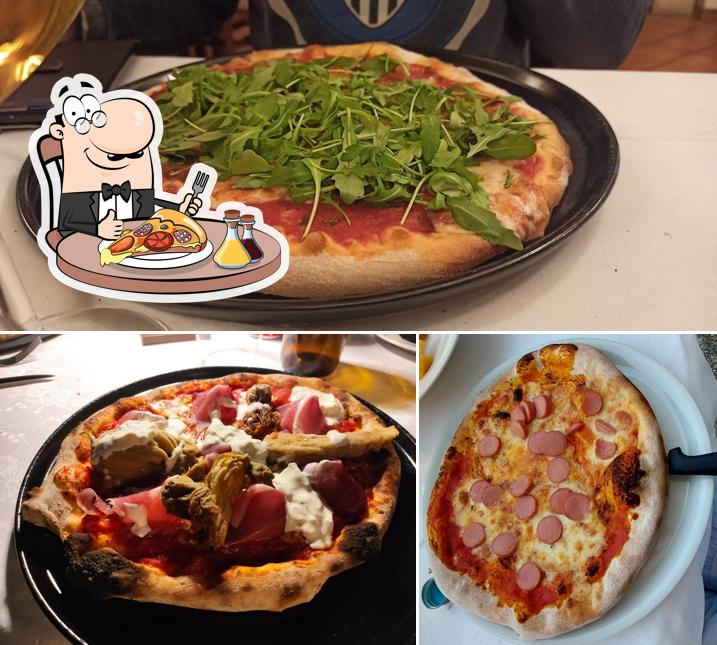 Get pizza at La Vecchia Griglia