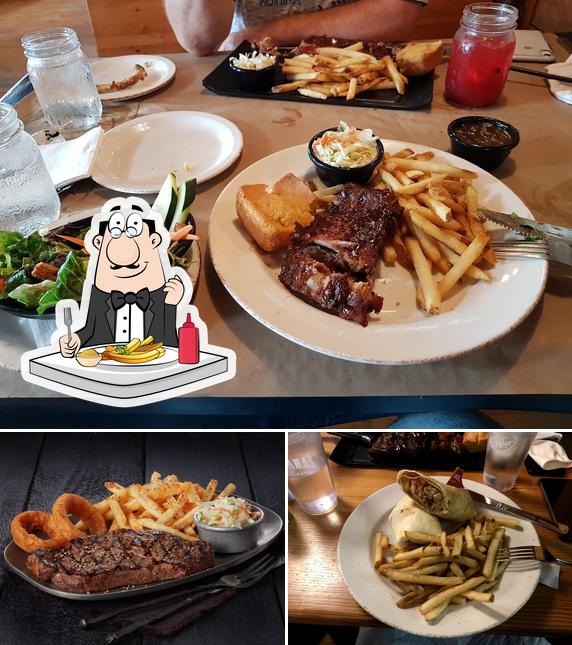 A Montana’s BBQ & Bar vous pouvez prendre des frites, des pommes frites