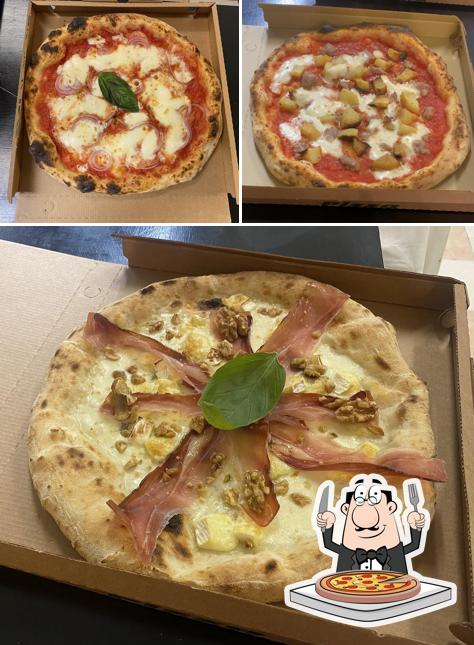 A PIZZAMORE takeaway & delivery, puoi ordinare una bella pizza