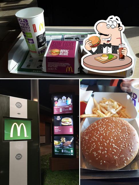 Commandez un hamburger à McDonald's