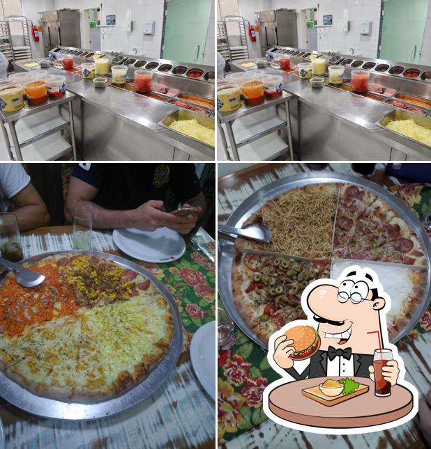 Experimente um hambúrguer no Pizzaria Távola