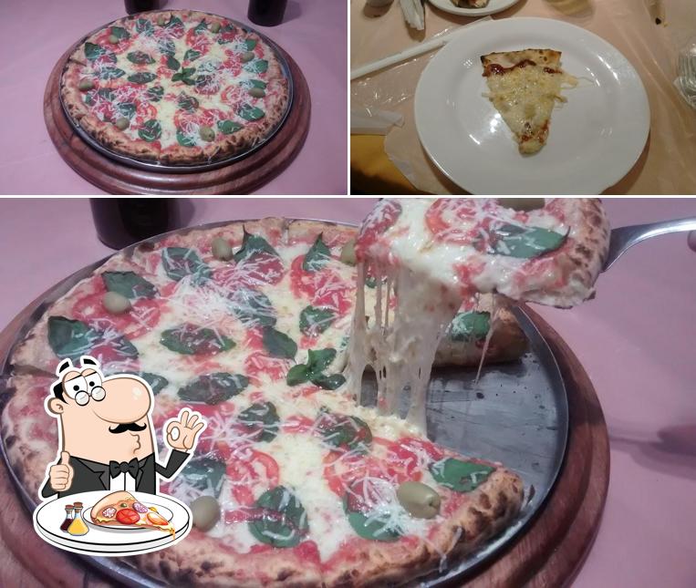 At Imperatriz Restaurante e Pizzaria, you can try pizza