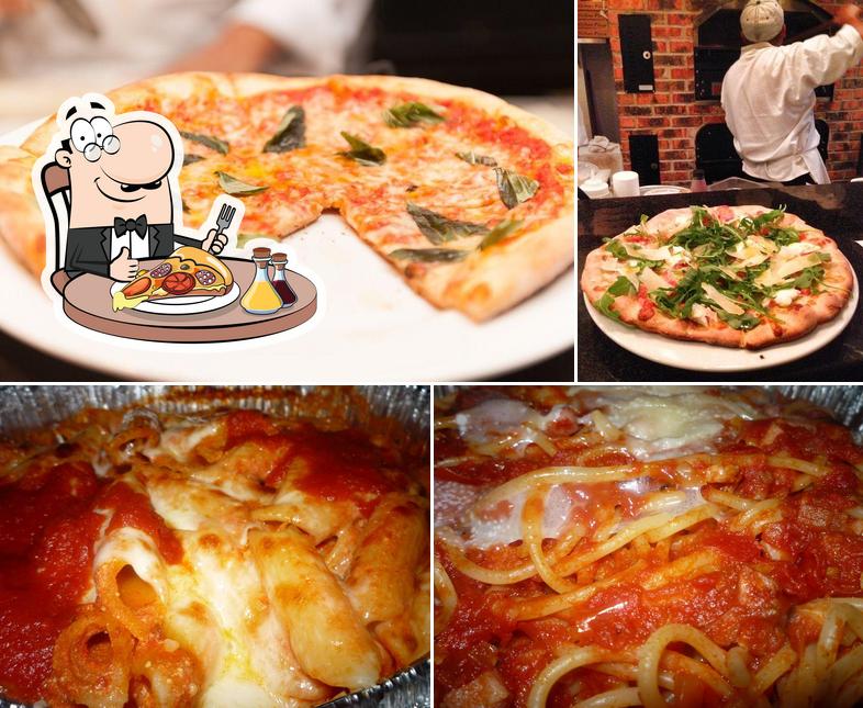 Закажите пиццу в "Villa Italia Restaurant & Bar"