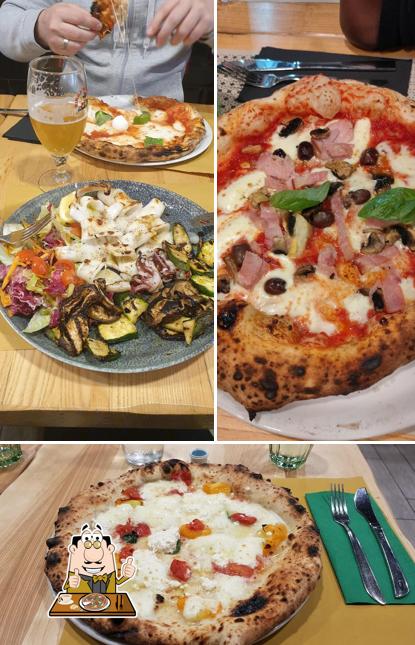 Essayez des pizzas à Mozzarella e Basilico