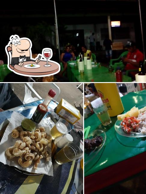 O Bar do Soares se destaca pelo comida e balcão de bar