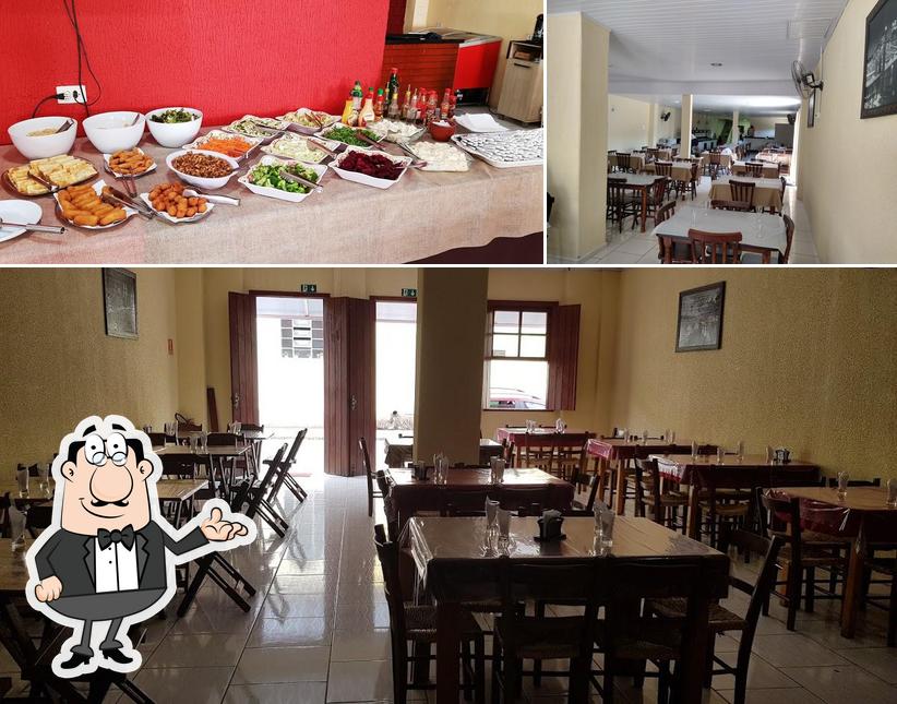 Confira a foto ilustrando interior e comida no Restaurante Bridarolli