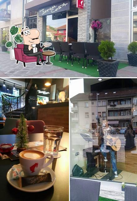 Die Inneneinrichtung von Caffe Dnevna Soba