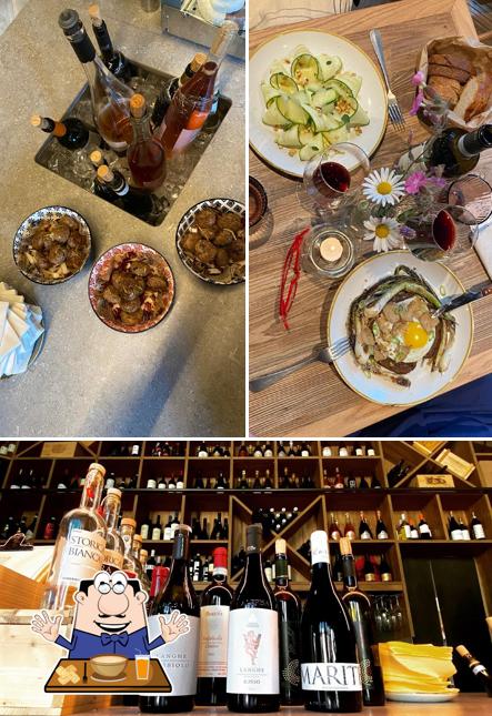 La immagine della cibo e bevanda di The Hut, Wine Food & Wood