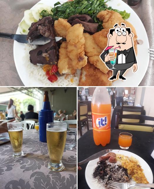 A imagem do Buffet Bonatchellos’s bebida e comida
