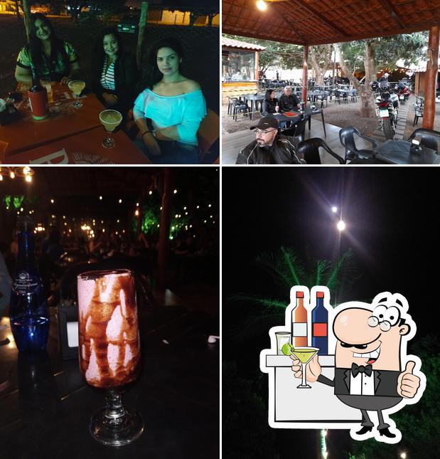 Entre diversos coisas, balcão de bar e exterior podem ser encontrados no Rancho Tardezinha - Bar com brinquedoteca em Jataí, Bar ambiente aberto em Jataí, Bar cerveja gelada em Jataí