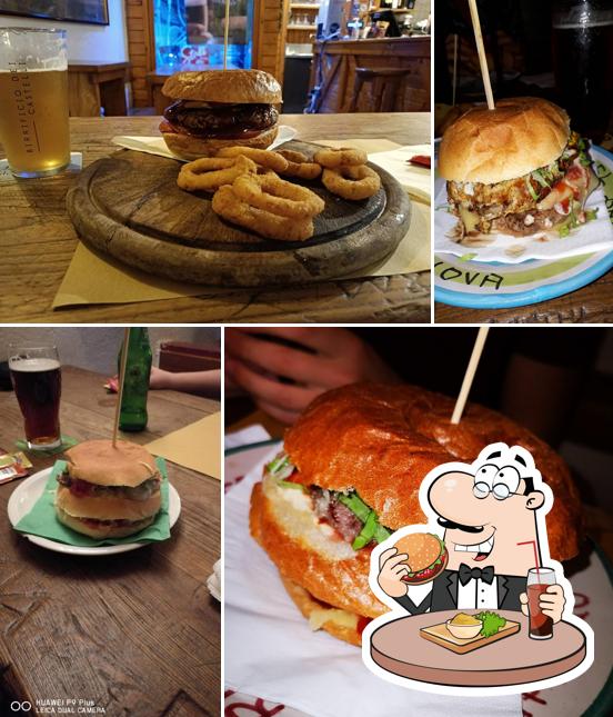 Prova un hamburger a Il Fondo Birreria