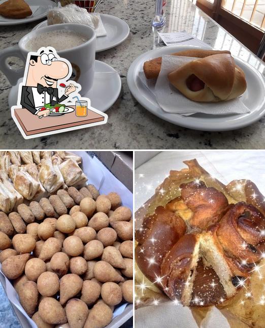 Comida em Padaria e Confeitaria São Roque