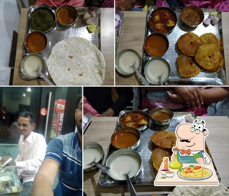 Meals at Khula Rassa - Assal Kolhapuri