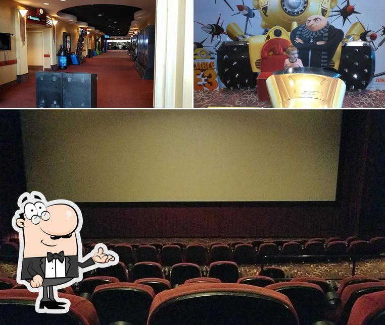 Reading Cinemas Valley Plaza with IMAX in Bakersfield Restaurant reviews