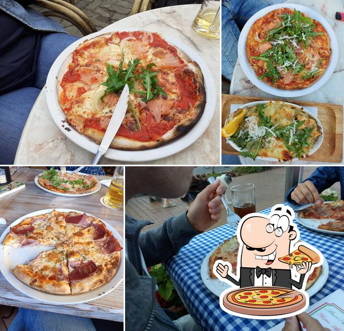 Order pizza at Pizzeria Roma
