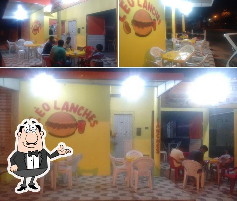 Veja imagens do interior do Léo Lanches