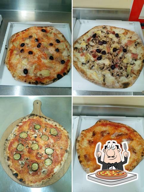 Scegli una pizza a Pizzeria La Regina