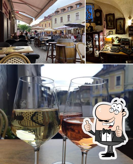 Это изображение паба и бара "Petrény Wine Bank"